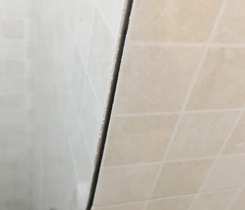 黑龙江瓷砖空鼓维修公司分享阳台瓷砖脱落的修复过程可以分为以下几个步骤